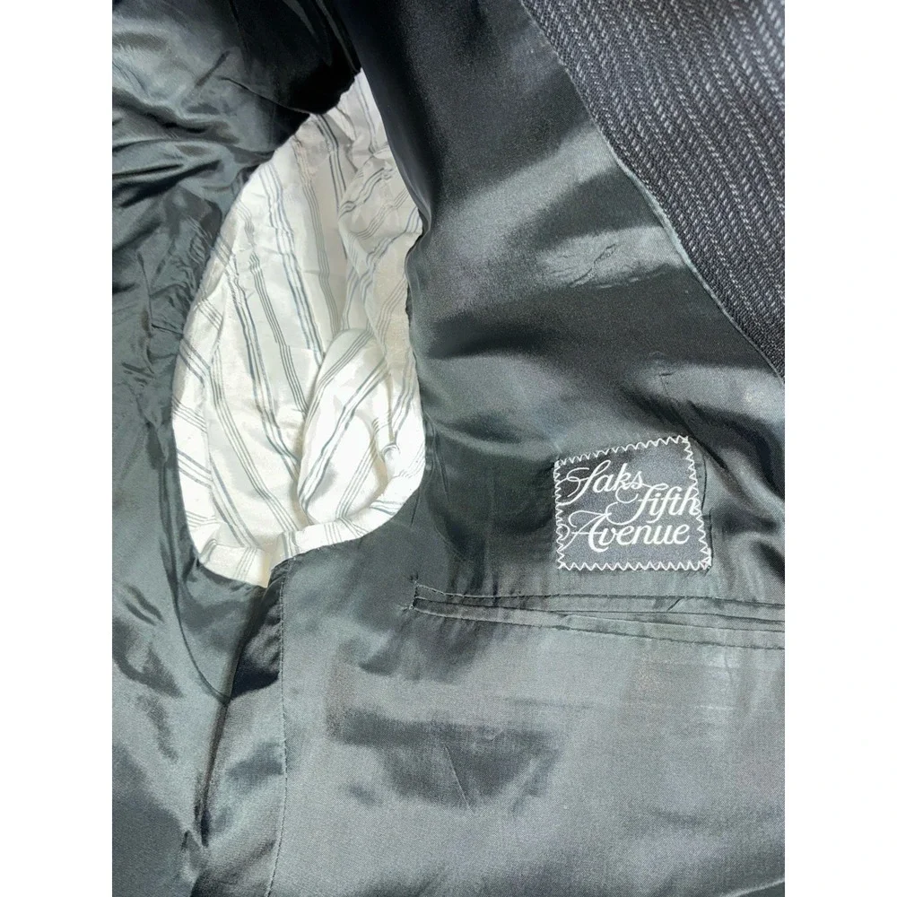 Armani Collezioni Saks Blazer Men's 40R Charcoal Herringbone Wool Italy‎ *hole